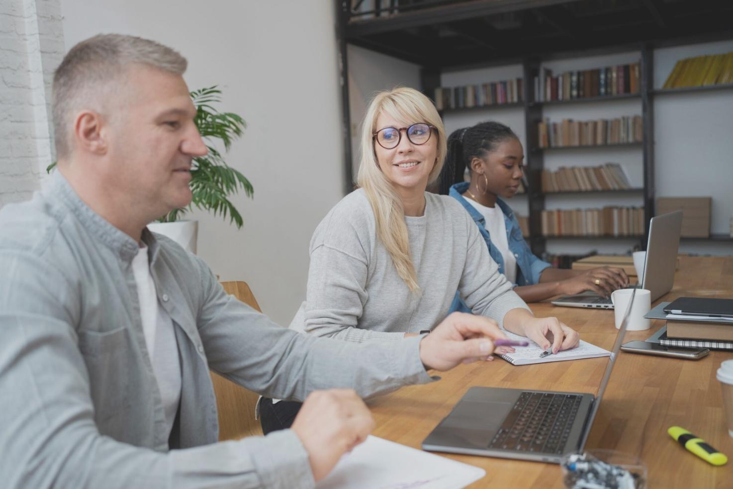 E-Commerce Website mit optimierter Farbpalette